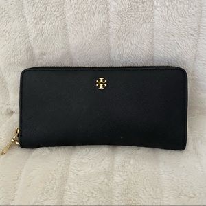 Tory Burch zip wallet